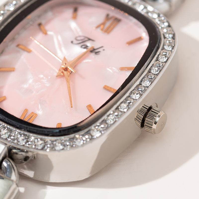 2022 new Casual Women's Watch Personalized Dial Fashion Alloy Mesh strap Quartz Women's Watch