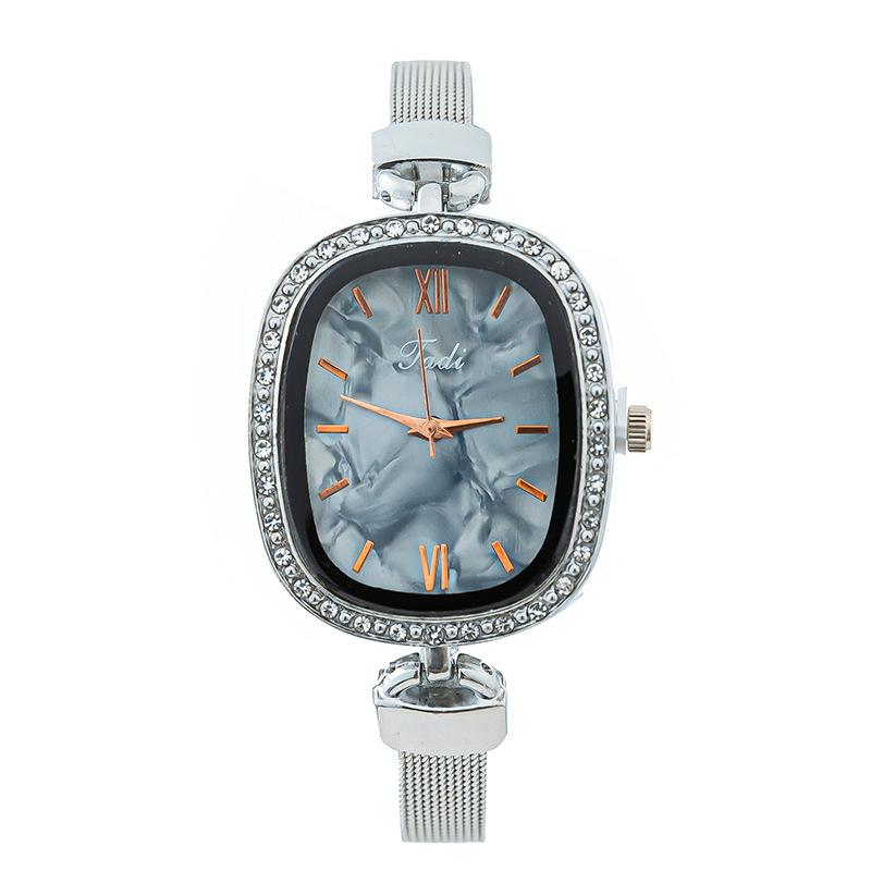 2022 new Casual Women's Watch Personalized Dial Fashion Alloy Mesh strap Quartz Women's Watch