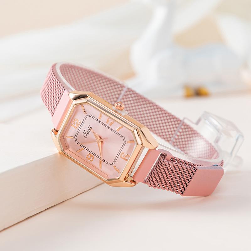 New Women's Watch Rectangular Magnet Mesh Strap Student Watch Casual Quartz Watch